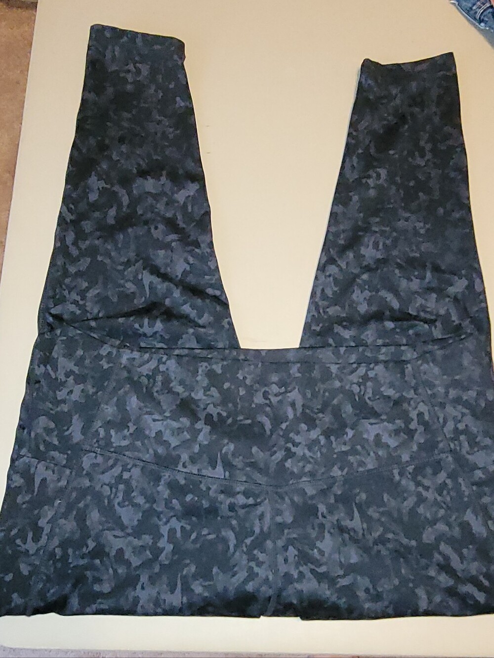 Danskin Black Charcoal Camo Leggings.  Size XXL